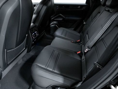 New 2026 Porsche Cayenne Turbo GT AWD/4WD image 34