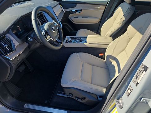 New 2026 Volvo XC90 B6 Plus w/ Protection Package Premier image 8