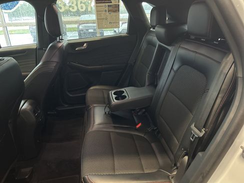 Used 2025 Ford Escape ST-Line image 11
