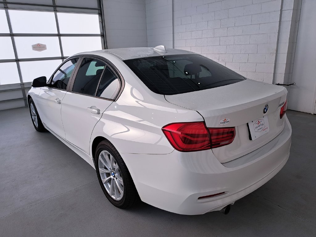 Used 2016 BMW 320i Sedan RWD image 7