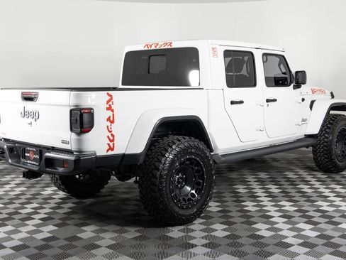 Used 2020 Jeep Gladiator Overland image 8