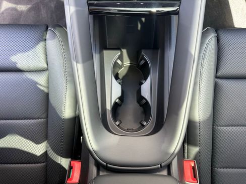 Used 2026 Porsche Macan Electric RWD image 28