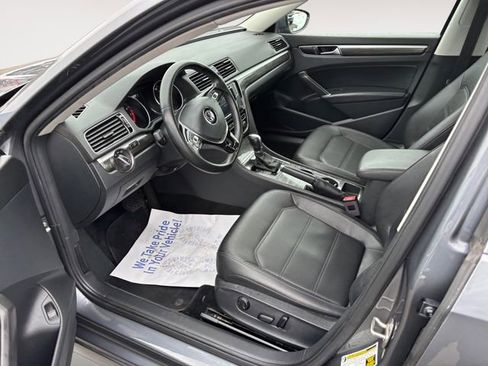 Used 2018 Volkswagen Passat 2.0T SE image 9
