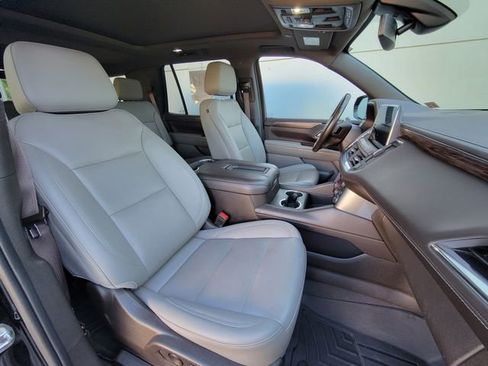 Used 2022 Chevrolet Tahoe LT w/ Luxury Package AWD/4WD image 17