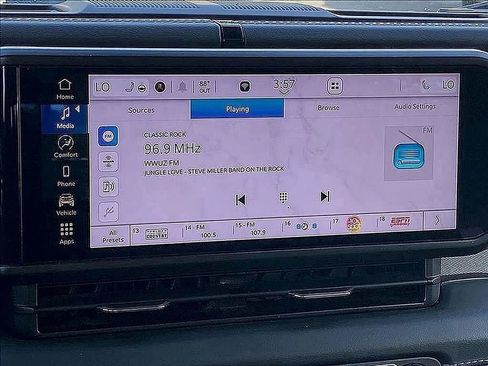 Used 2024 Jeep Wrangler Sahara image 14