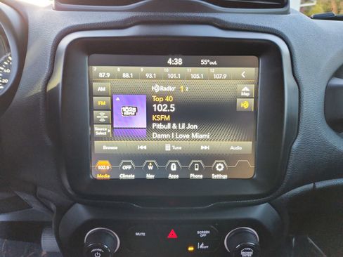 Certified 2023 Jeep Renegade Latitude image 12