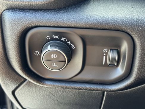 Used 2024 RAM 2500 Big Horn image 25