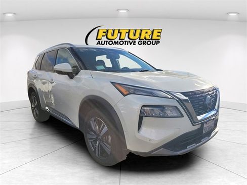 Used 2023 Nissan Rogue SL w/ SL Premium Package image 1