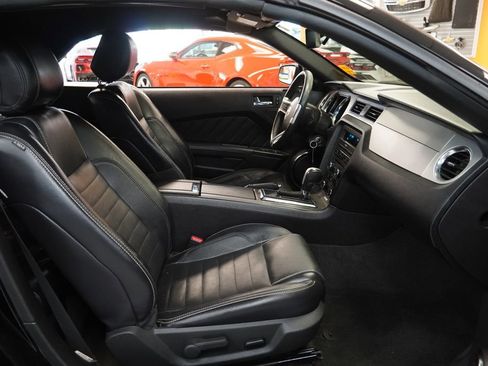 Used 2013 Ford Mustang GT Premium w/ Comfort Pkg RWD image 27