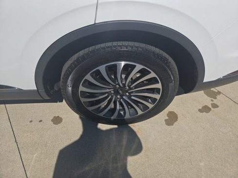 Certified 2023 Lincoln Aviator Reserve w/ Elements Package Plus AWD/4WD image 18