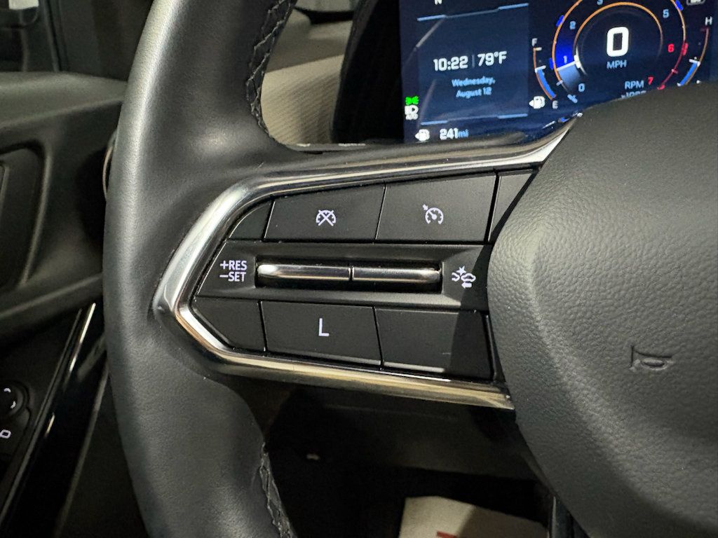 Used 2025 Chevrolet Equinox LT w/ Convenience Package II FWD image 18
