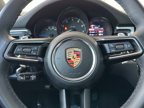 Certified 2023 Porsche Macan AWD/4WD image 24