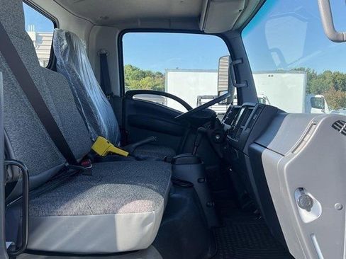 Used 2024 Chevrolet Low Cab Forward image 39