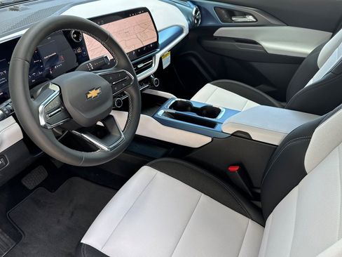 New 2026 Chevrolet Equinox EV LT image 9