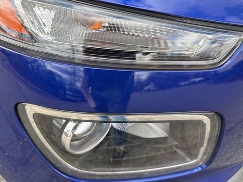 Used 2022 Hyundai Venue SEL image 27