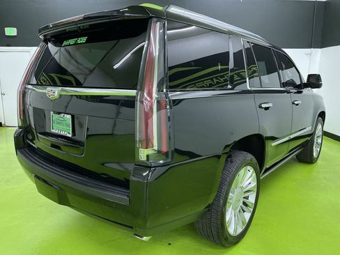 Used 2020 Cadillac Escalade Platinum image 10