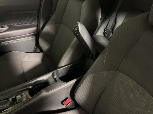 Used 2018 Toyota C-HR XLE FWD image 30
