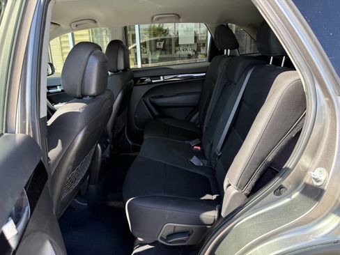 Used 2015 Kia Sorento LX AWD/4WD image 11
