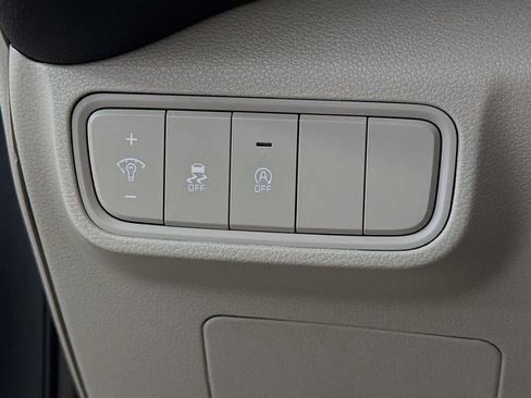 Used 2025 Kia Soul LX FWD image 25