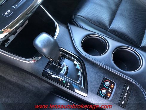 Used 2016 Toyota Avalon Limited w/ Toyota Safety Sense Package image 15