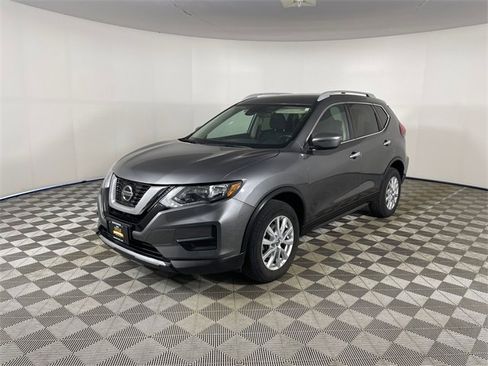 Used 2019 Nissan Rogue SV image 1