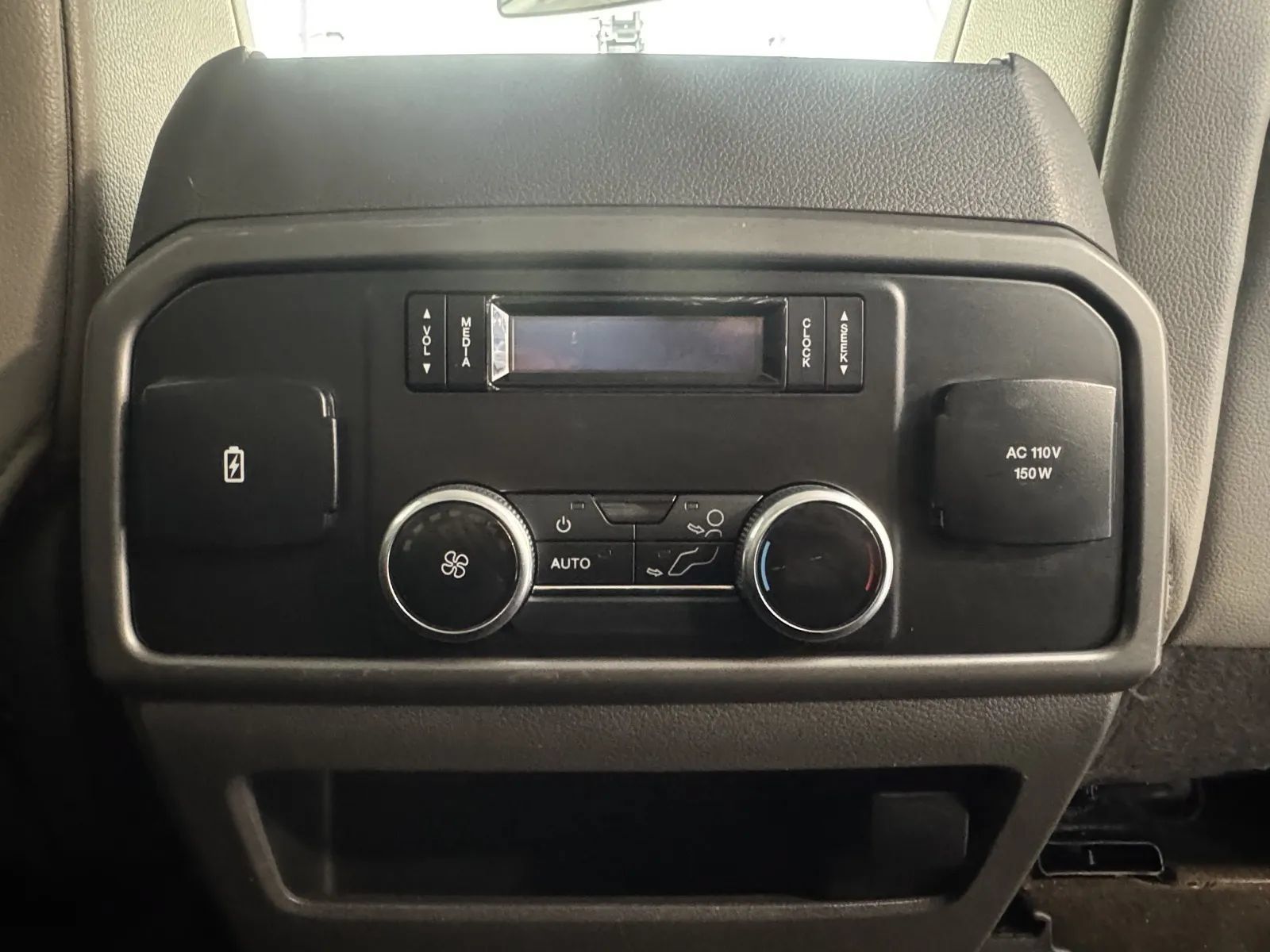 Used 2019 Ford Expedition XLT w/ Equipment Group 202A AWD/4WD image 21