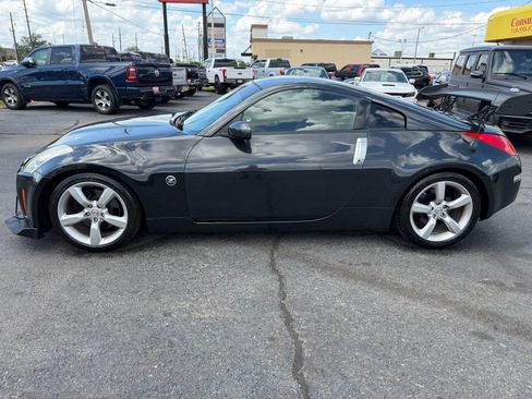 Used 2008 Nissan 350Z Touring RWD image 2