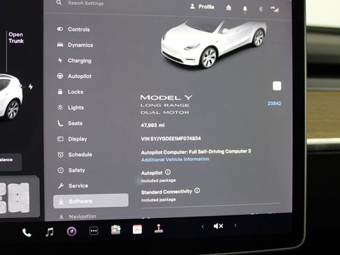 Used 2021 Tesla Model Y Long Range image 16