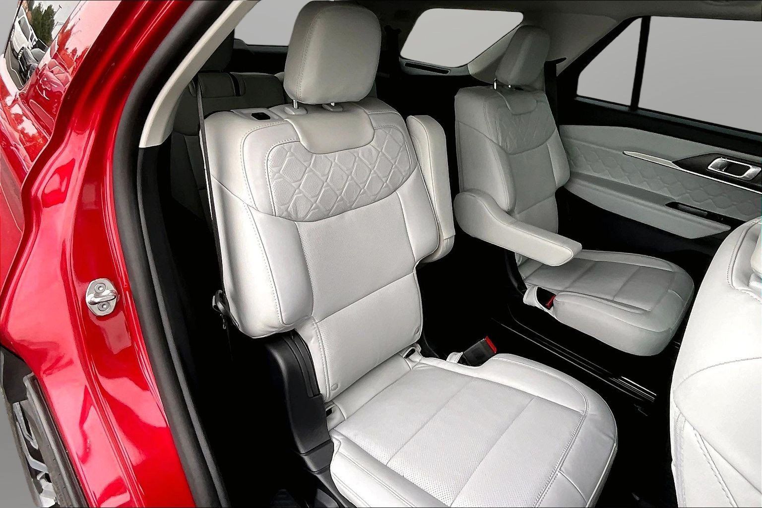 Used 2026 Ford Explorer Platinum w/ LUX Leather Package AWD/4WD image 16