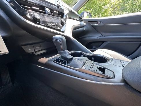 Used 2024 Toyota Camry SE w/ Cold Weather Package AWD/4WD image 14