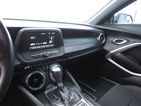 Used 2018 Chevrolet Camaro LT image 10