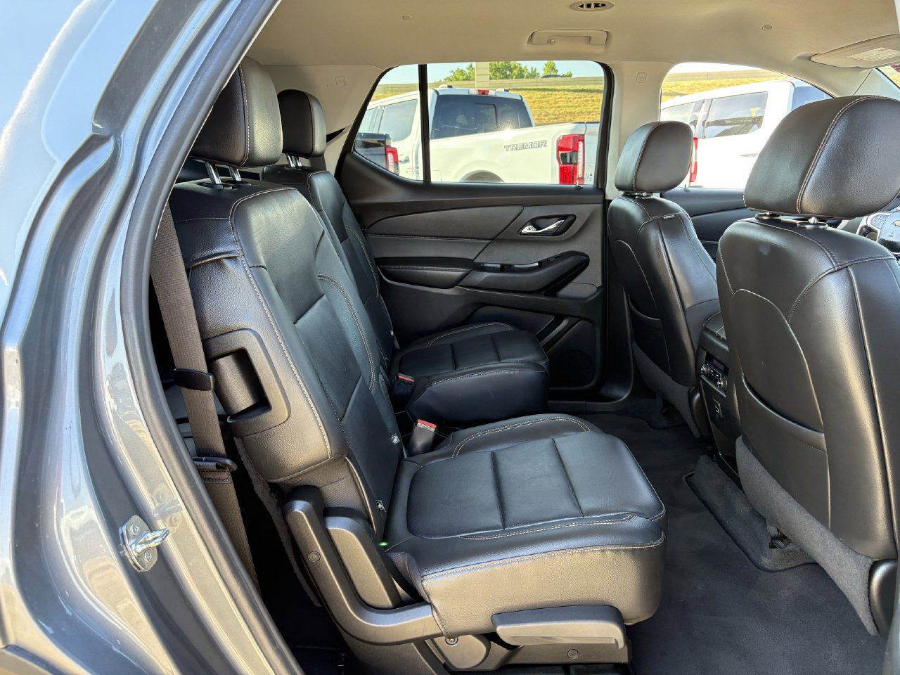 Used 2020 Chevrolet Traverse LT FWD image 30