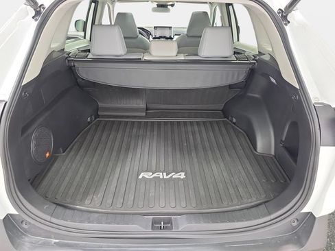 Certified 2020 Toyota RAV4 XLE Premium AWD/4WD image 32