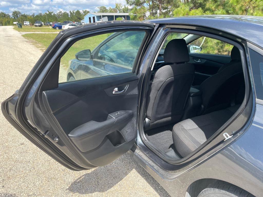 Used 2020 Kia Forte LXS FWD image 14
