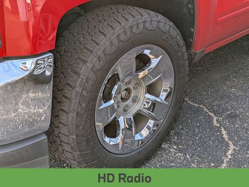 Used 2018 Chevrolet Silverado 1500 LT w/ LT Eassist Package AWD/4WD image 8