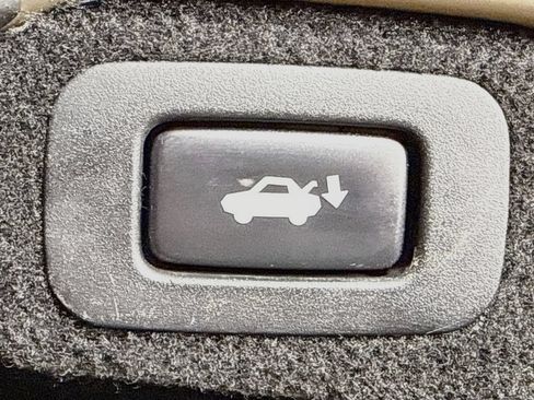 Used 2010 Lexus LS 460 RWD image 34