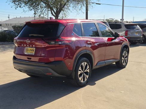 Used 2023 Nissan Rogue SV image 7