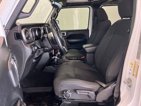 Used 2020 Jeep Gladiator Sport w/ Quick Order Package 24S image 9