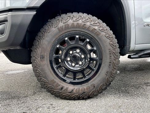 Used 2024 GMC Sierra 1500 AT4X w/ AT4X AEV Edition image 4