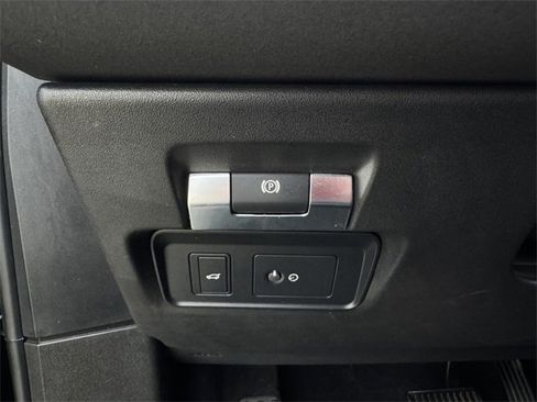 Used 2020 Land Rover Range Rover Evoque SE image 19