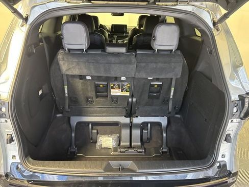 Used 2022 Toyota Sienna XSE AWD/4WD image 9