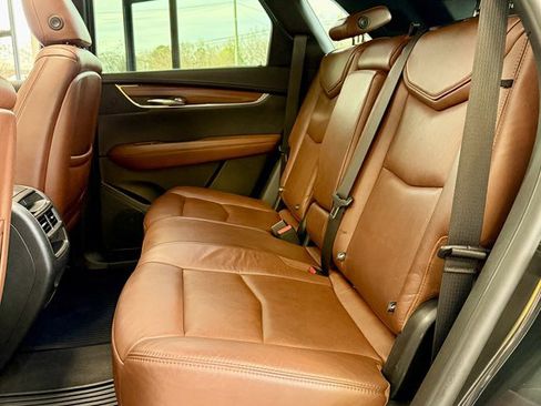 Used 2019 Cadillac XT5 Luxury image 17