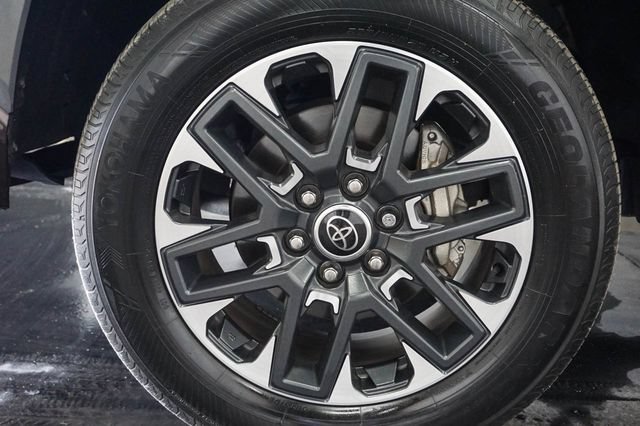 Used 2023 Toyota Tundra Limited AWD/4WD image 4