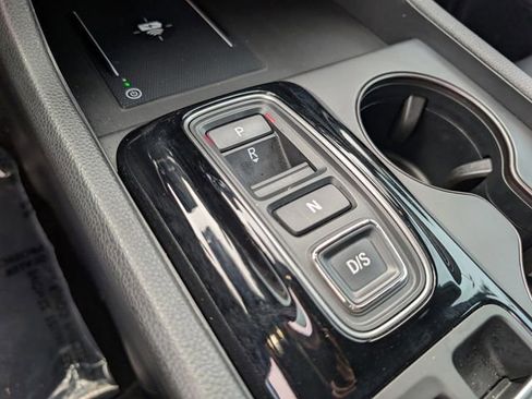 Used 2025 Honda Pilot TrailSport image 29