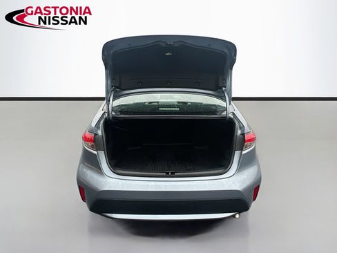 Used 2022 Toyota Corolla LE image 32