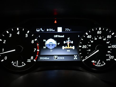 Used 2023 Nissan Titan Platinum Reserve w/ Moonroof Package AWD/4WD image 25