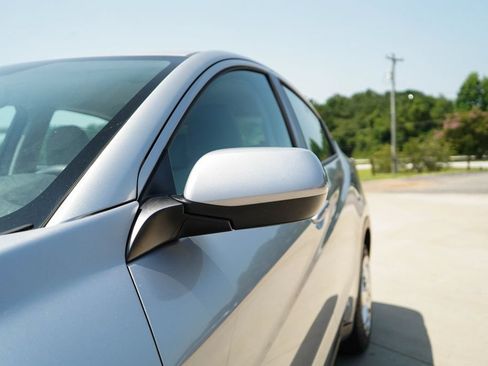 Used 2021 Honda HR-V LX image 22