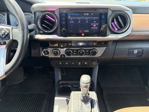 Used 2017 Toyota Tacoma Limited w/ Tow Package AWD/4WD image 7