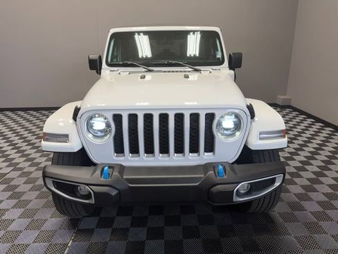Used 2022 Jeep Wrangler Unlimited Sahara image 3