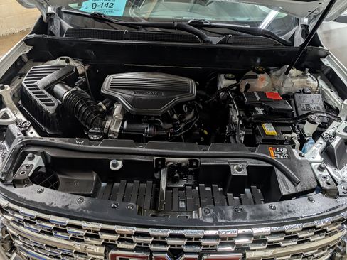 Used 2020 GMC Acadia Denali w/ Trailering Package AWD/4WD image 16